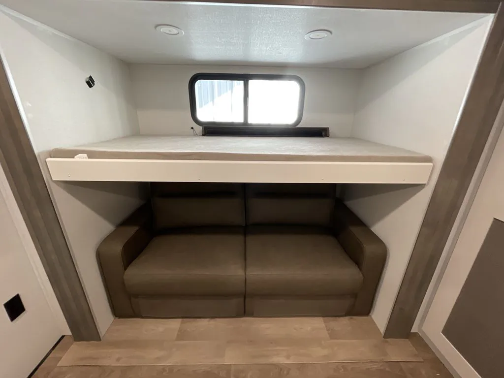 2027 Grand Design Transcend 335BHT, Photos photo 34