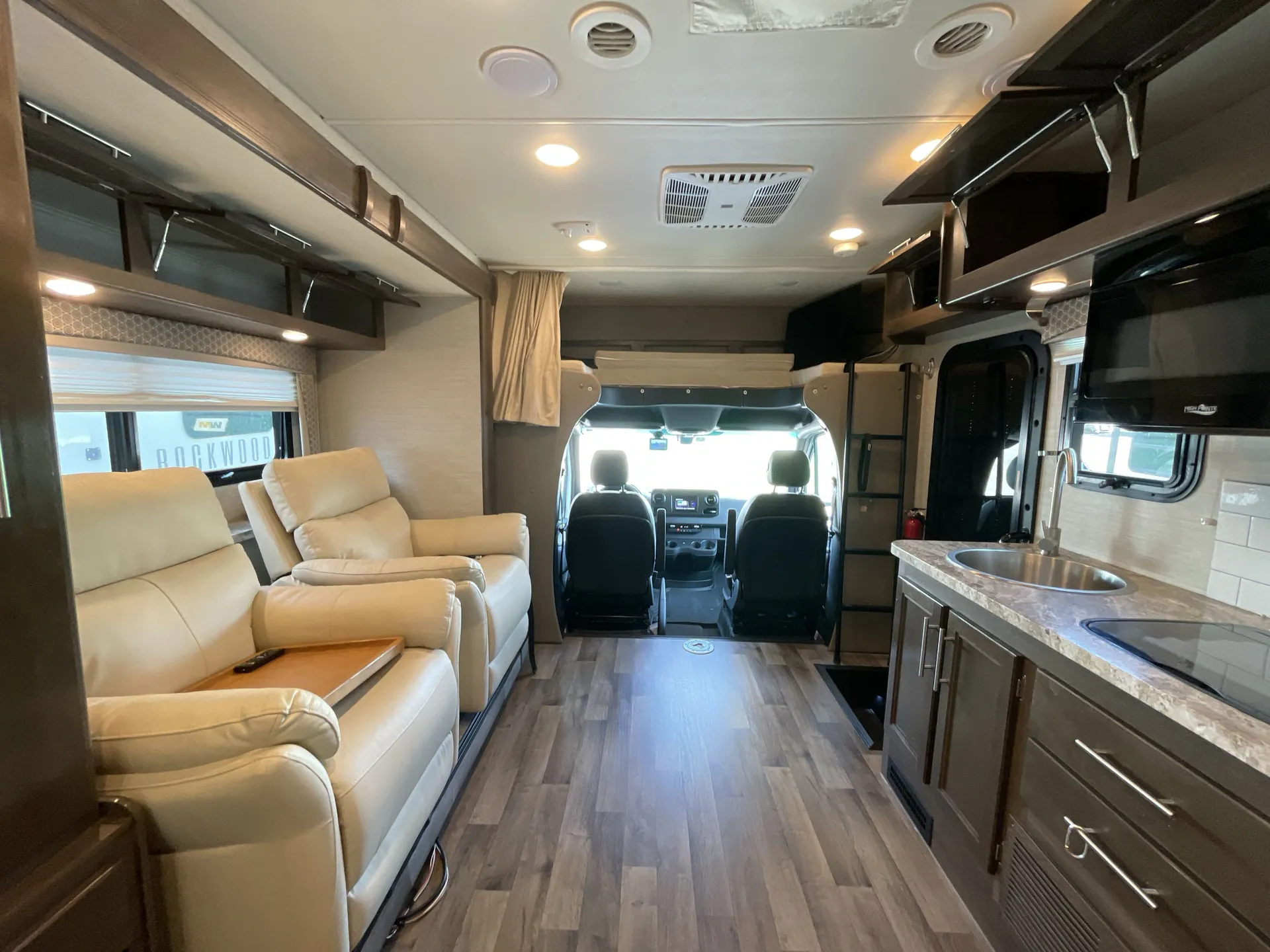 2020 Jayco Melbourne 24L — living area main
