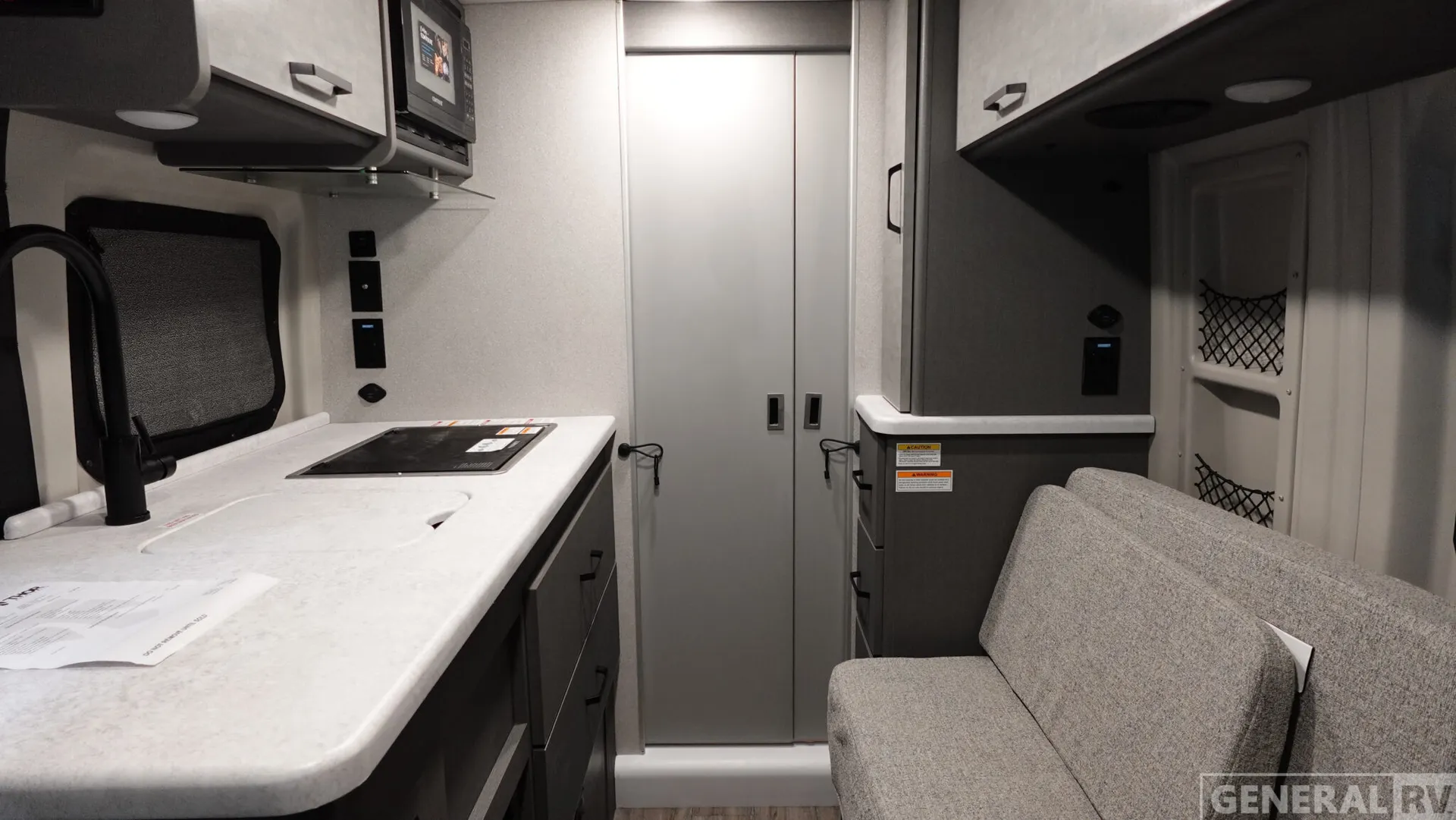 2026 Thor Motor Coach Rize Sport 18M - Photo 3