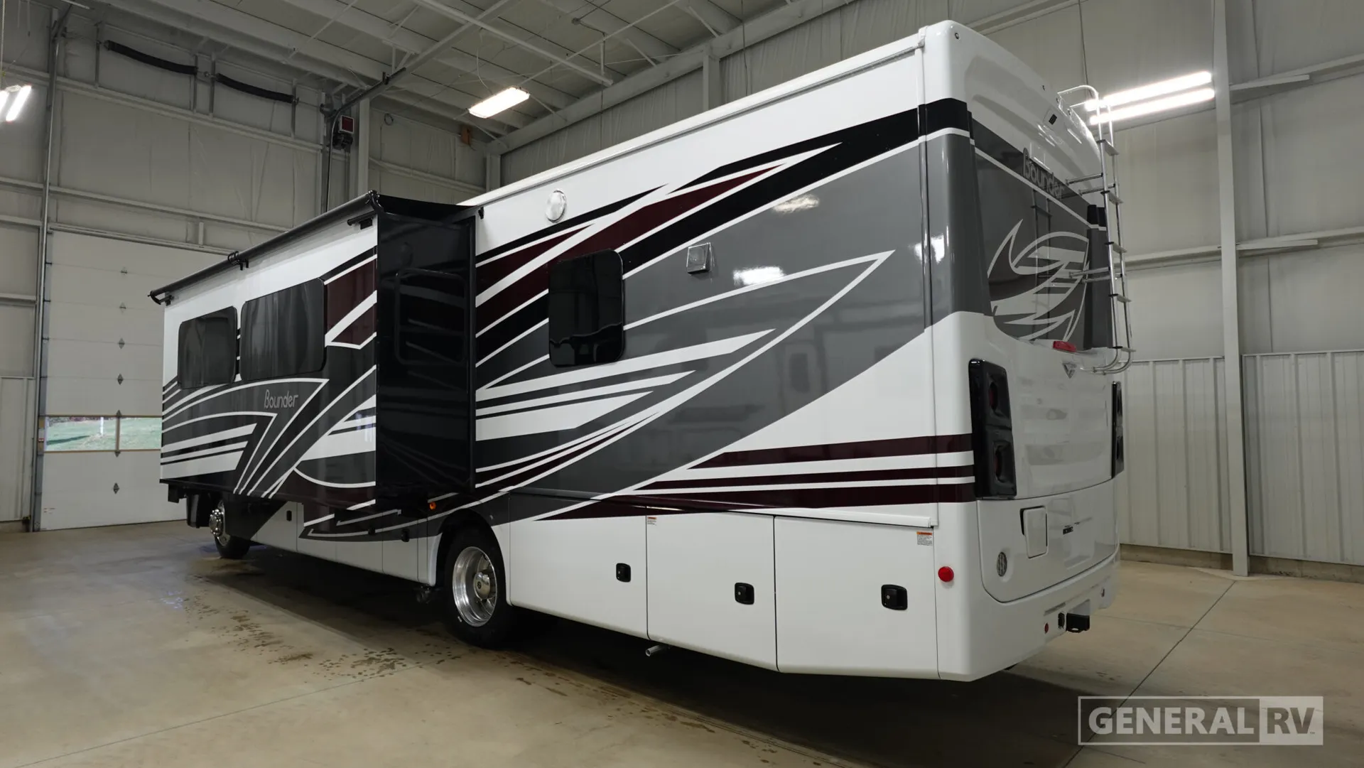 2026 Fleetwood Bounder 35K - Photo 4