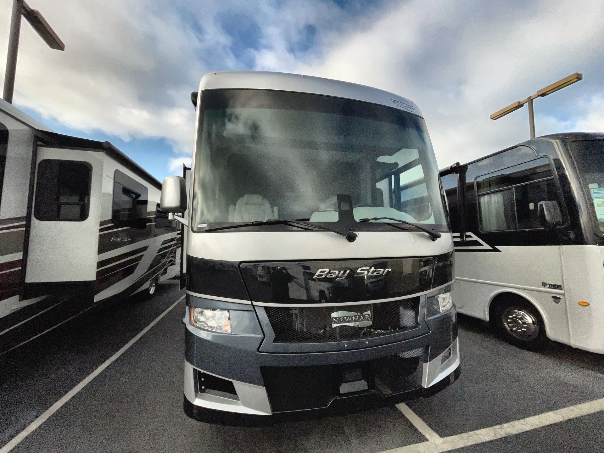 2026 Newmar Bay Star 3629 - Photo 2