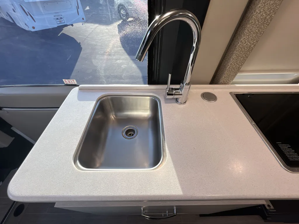 2022 Thor Motor Coach Tellaro 20AT, Photos photo 14