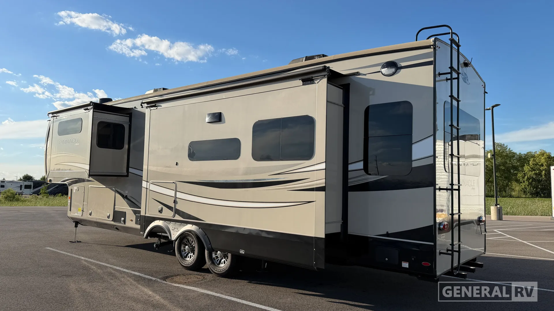 2021 Jayco Pinnacle 36FBTS - Photo 4