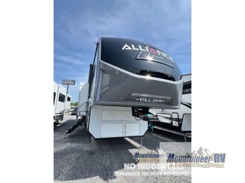 2025 Alliance RV Valor 40V13 - Photo 4