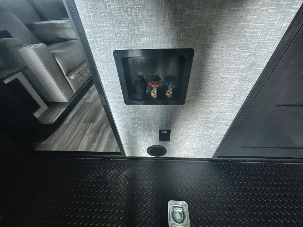 2025 Jayco Seismic Luxury Series 4113, Photos photo 11