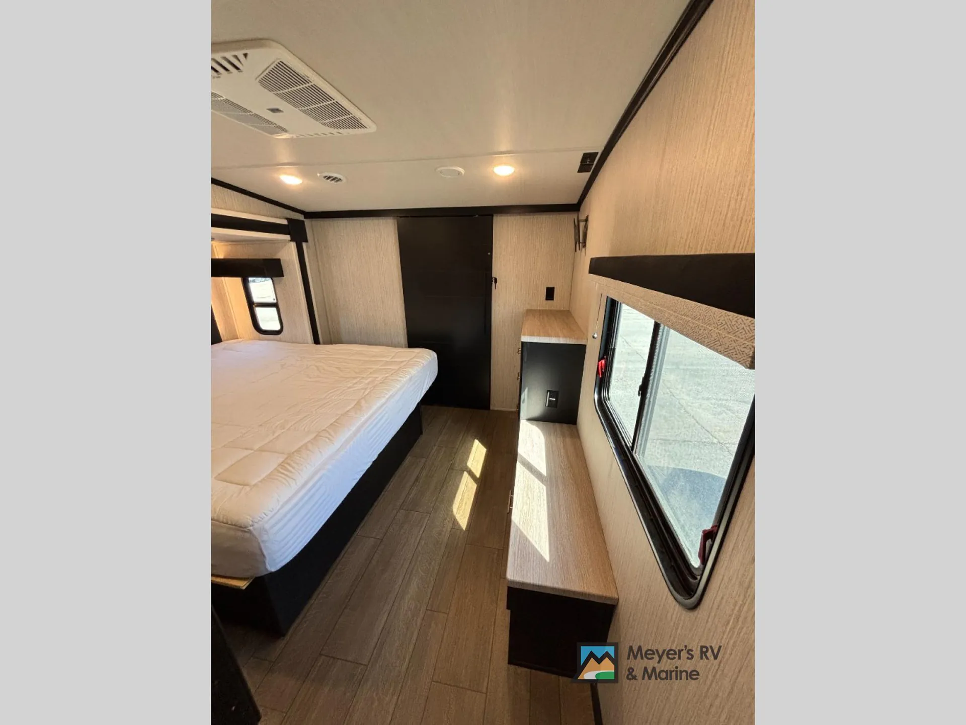 2022 Forest River Wildcat 369MBL — Photo 5