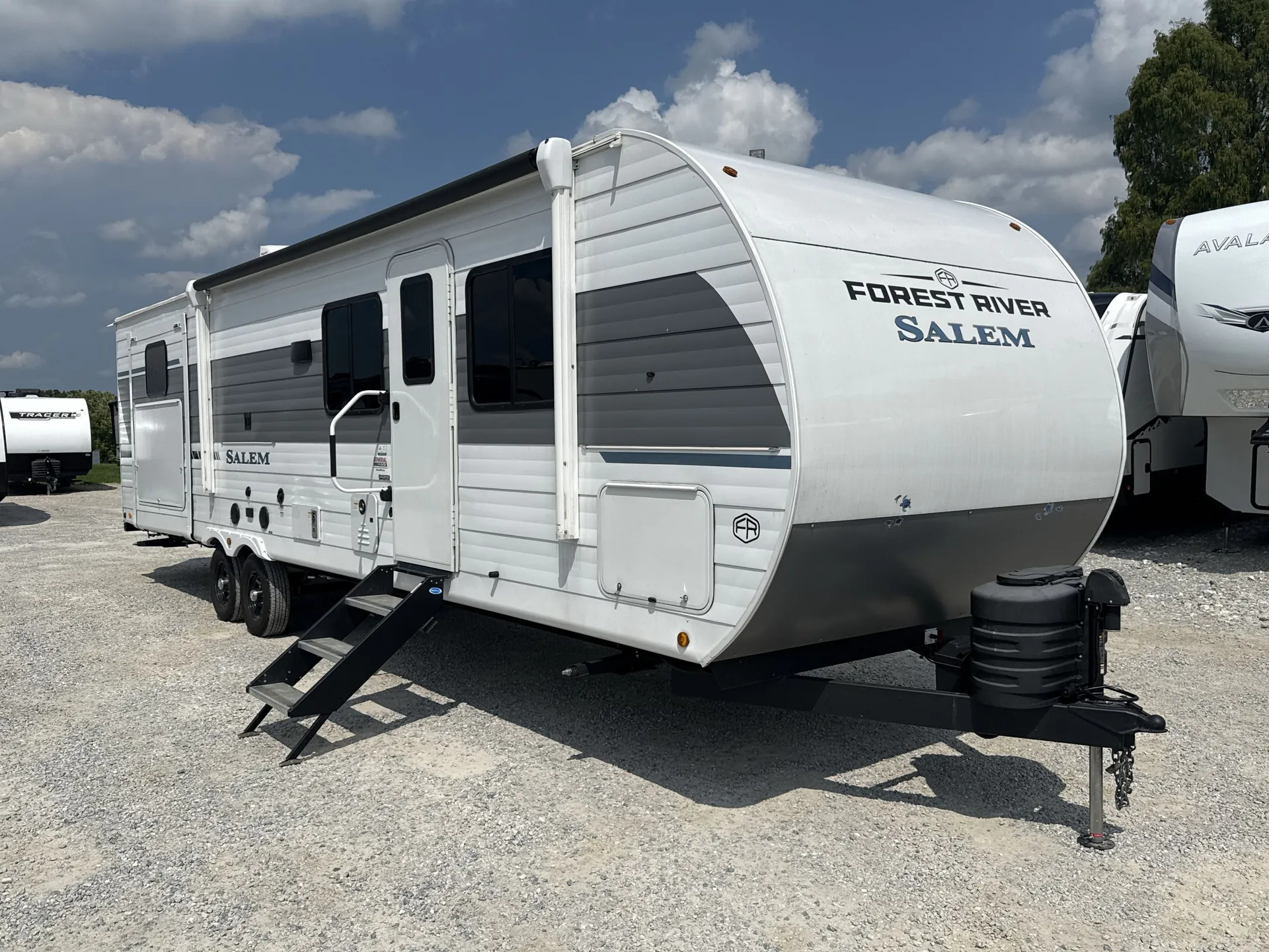 2025 Forest River Salem 31KQBTS dealer photo 1 from Camping World