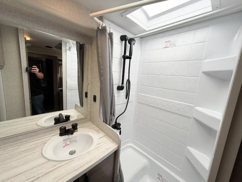 2026 Lance Lance Truck Campers New    1172 - Photo 2