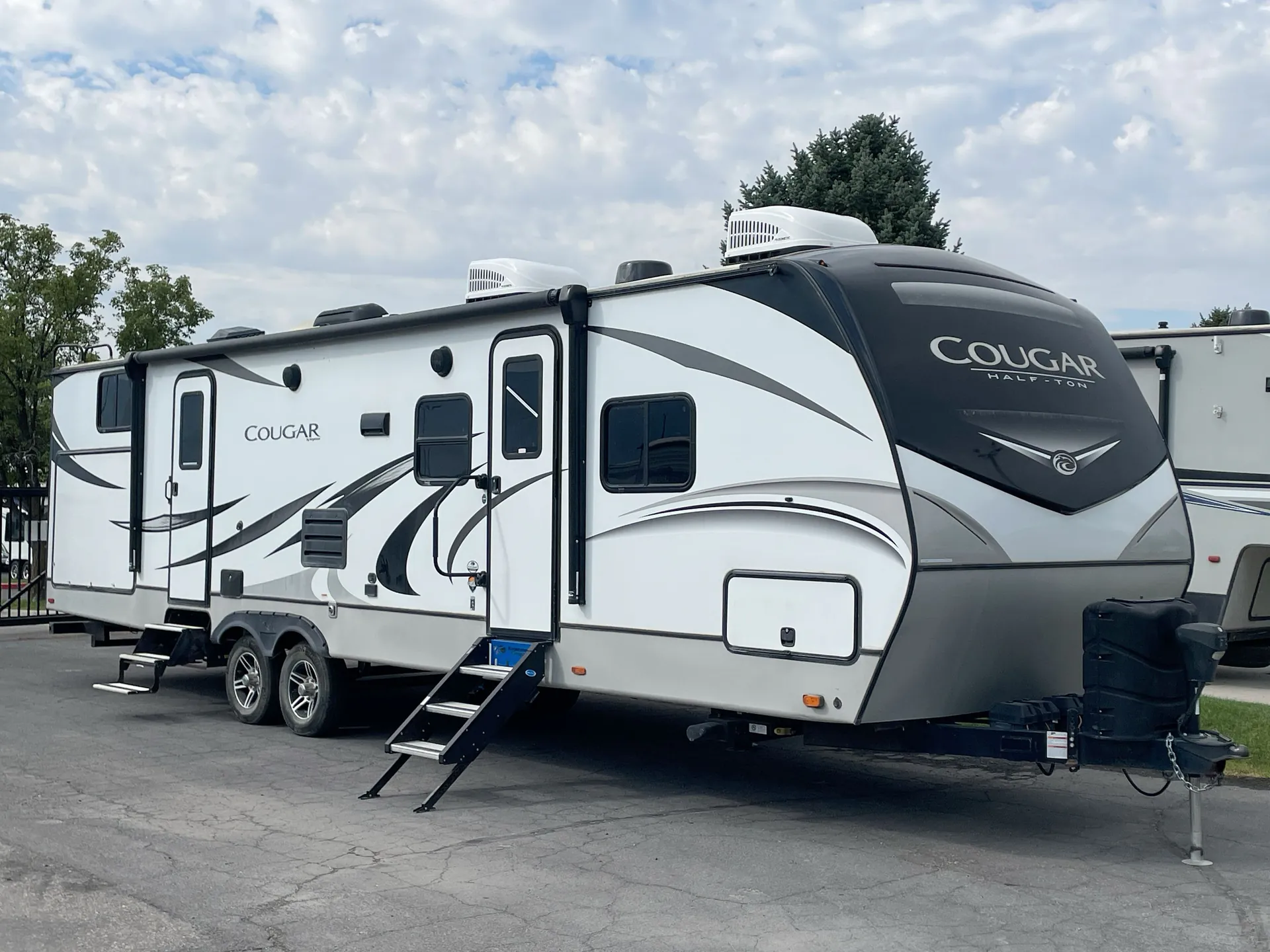 2021 Keystone Cougar Half-Ton 32RDBWE - Photo 2