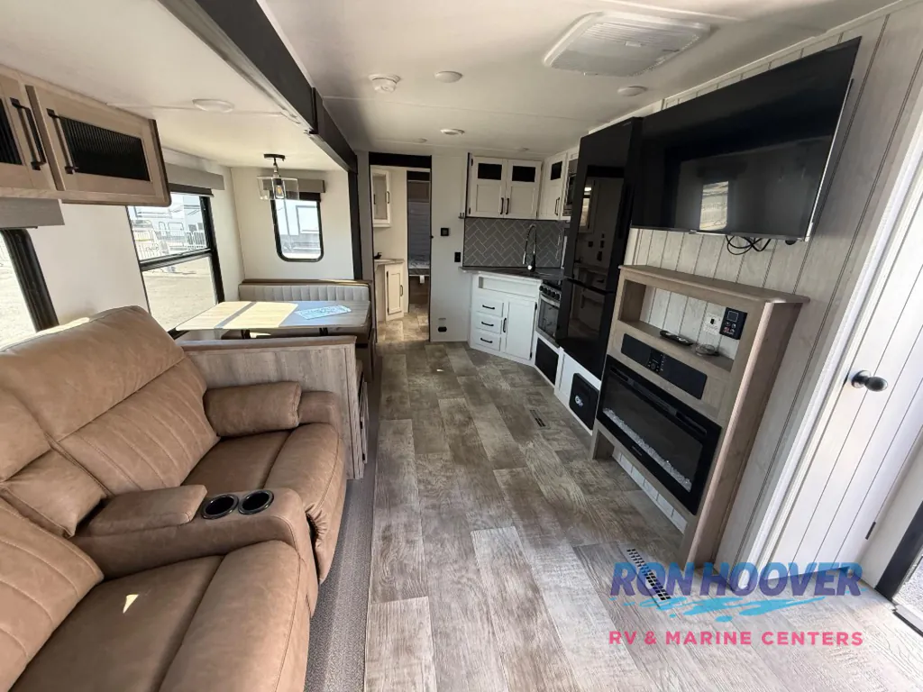 2025 Palomino Puma 337BH, Photos photo 6