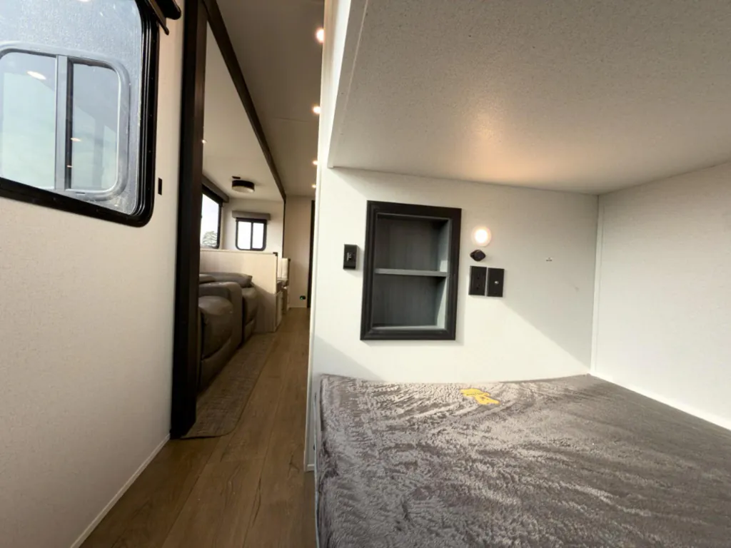 2027 Forest River Solaire 3150TBSS, Photos photo 25