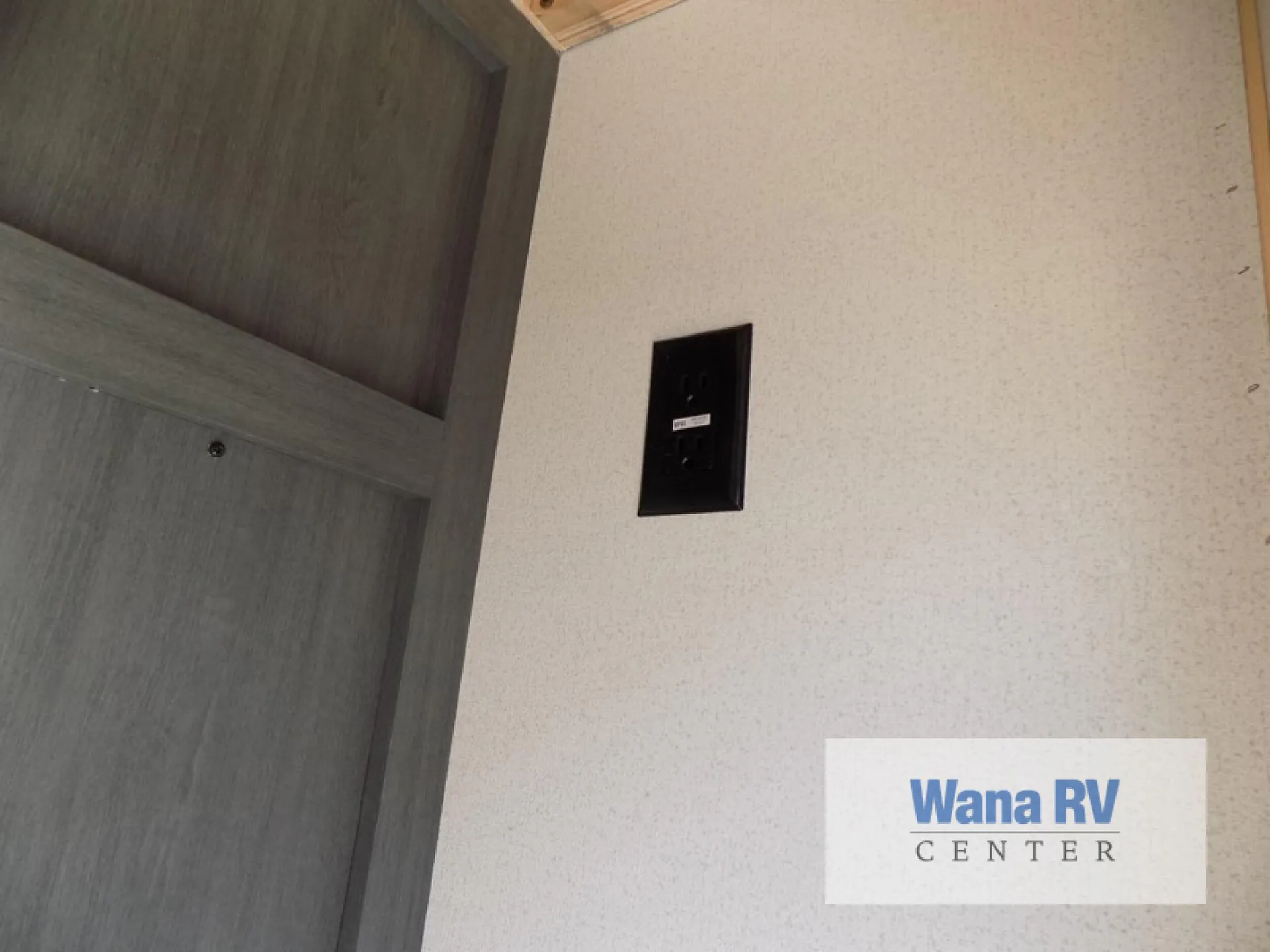 2027 Forest River Puma Vista 402LFT — Photo 7
