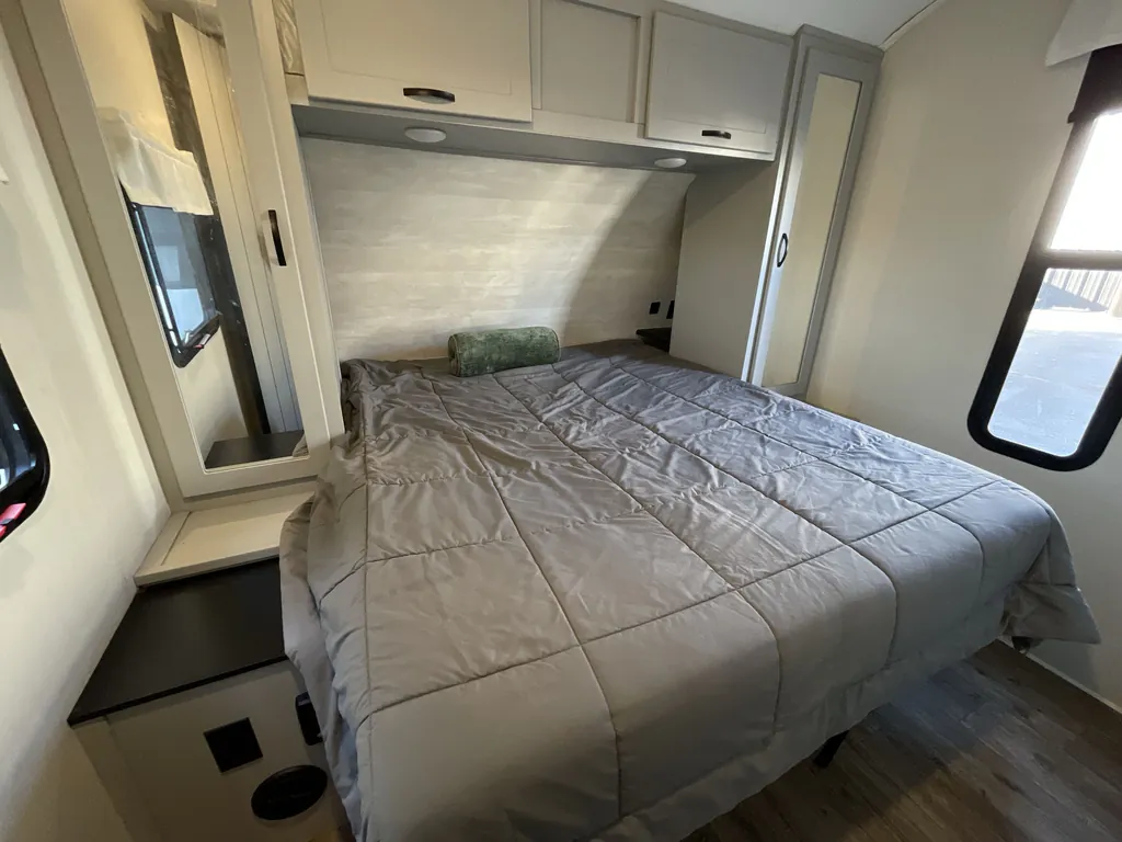 2022 Forest River Vibe 32BH, Photos photo 15