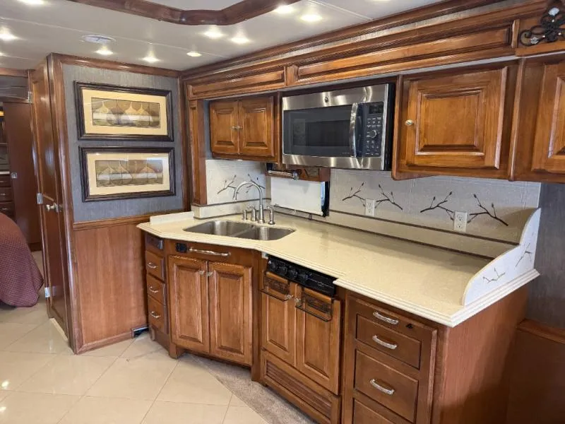 2013 Tiffin Motorhomes Phaeton Used    42 LH - Photo 2