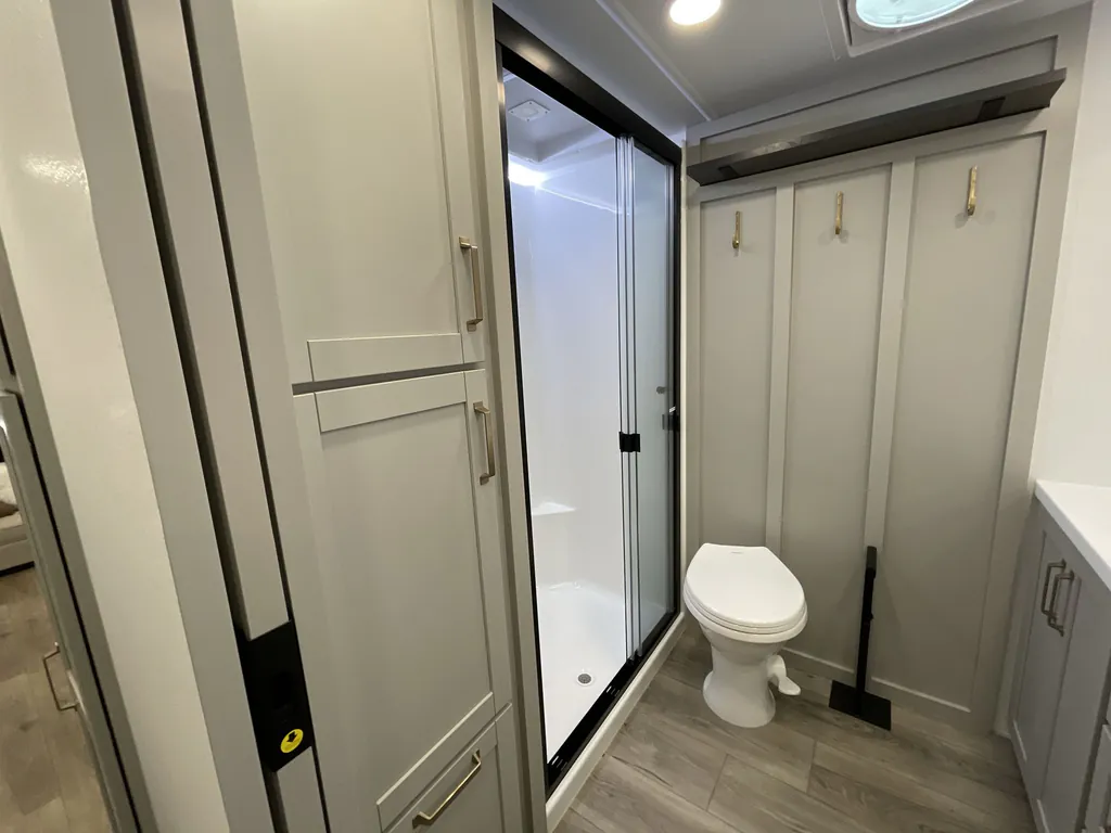 2026 Brinkley Model Z 3600, Photos photo 22