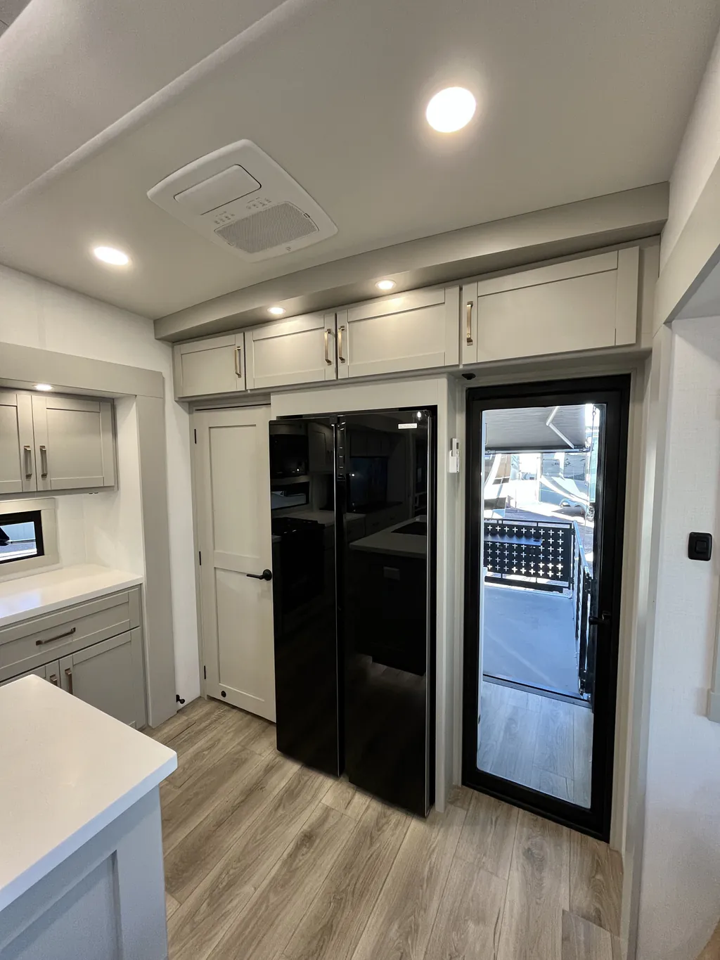 2025 Brinkley Model Z 3400, Photos photo 11