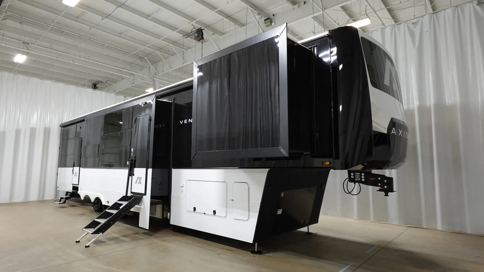 2026 Axiom Vendetta V4250 - Photo 2