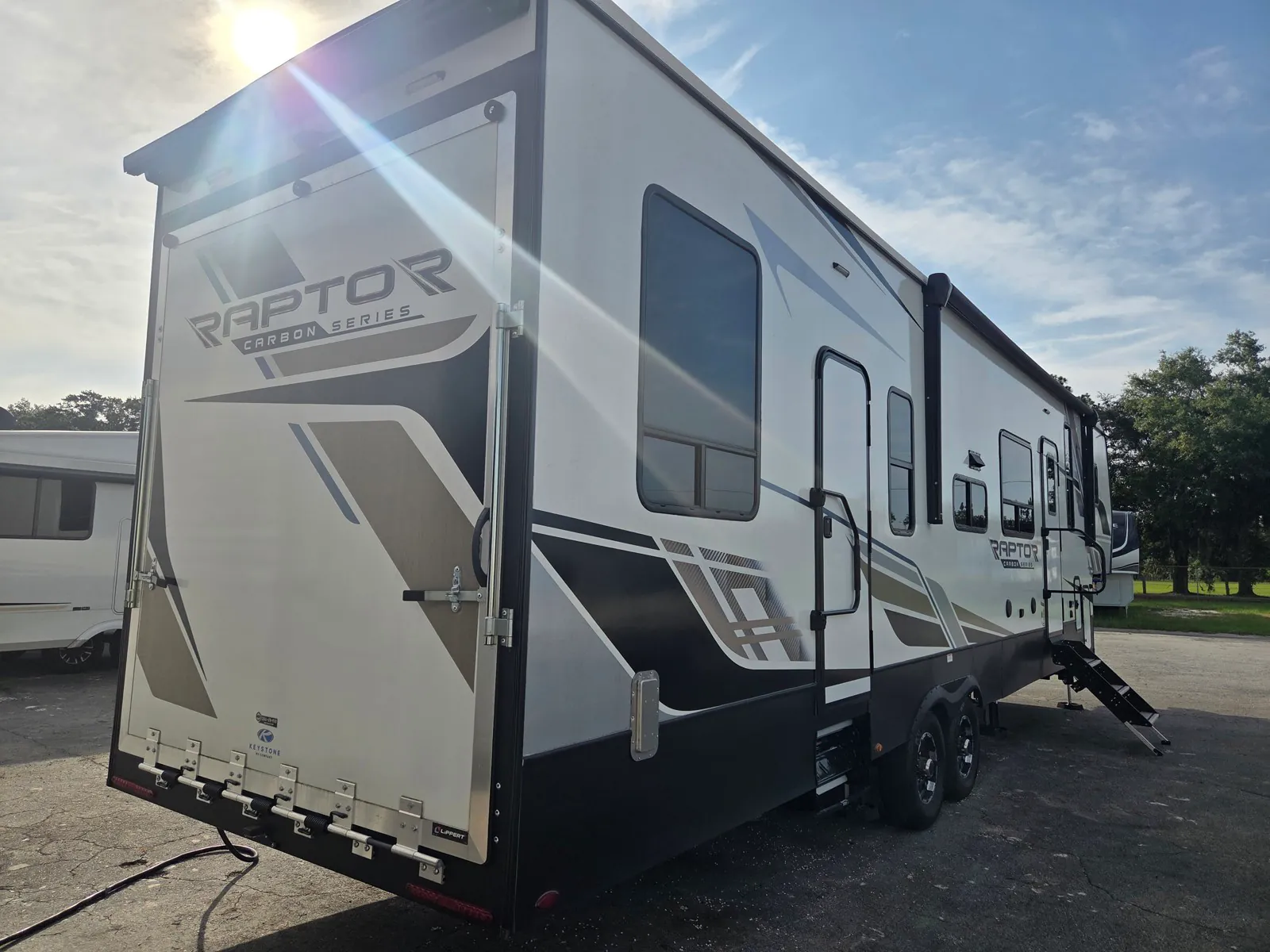 2024 Keystone Raptor Carbon 360 - Photo 3