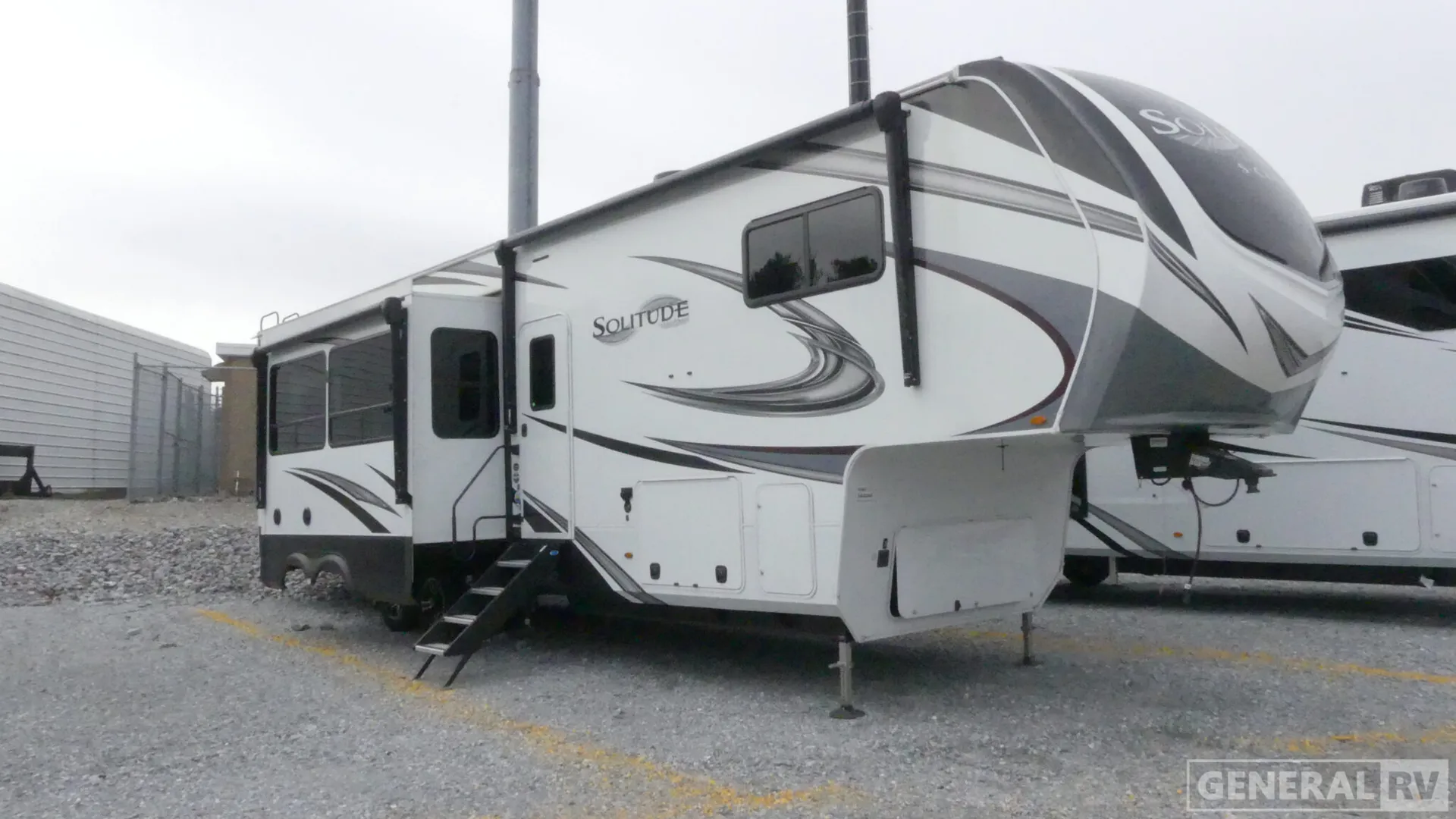 2023 Grand Design Solitude S-Class 3950BH - Photo 2