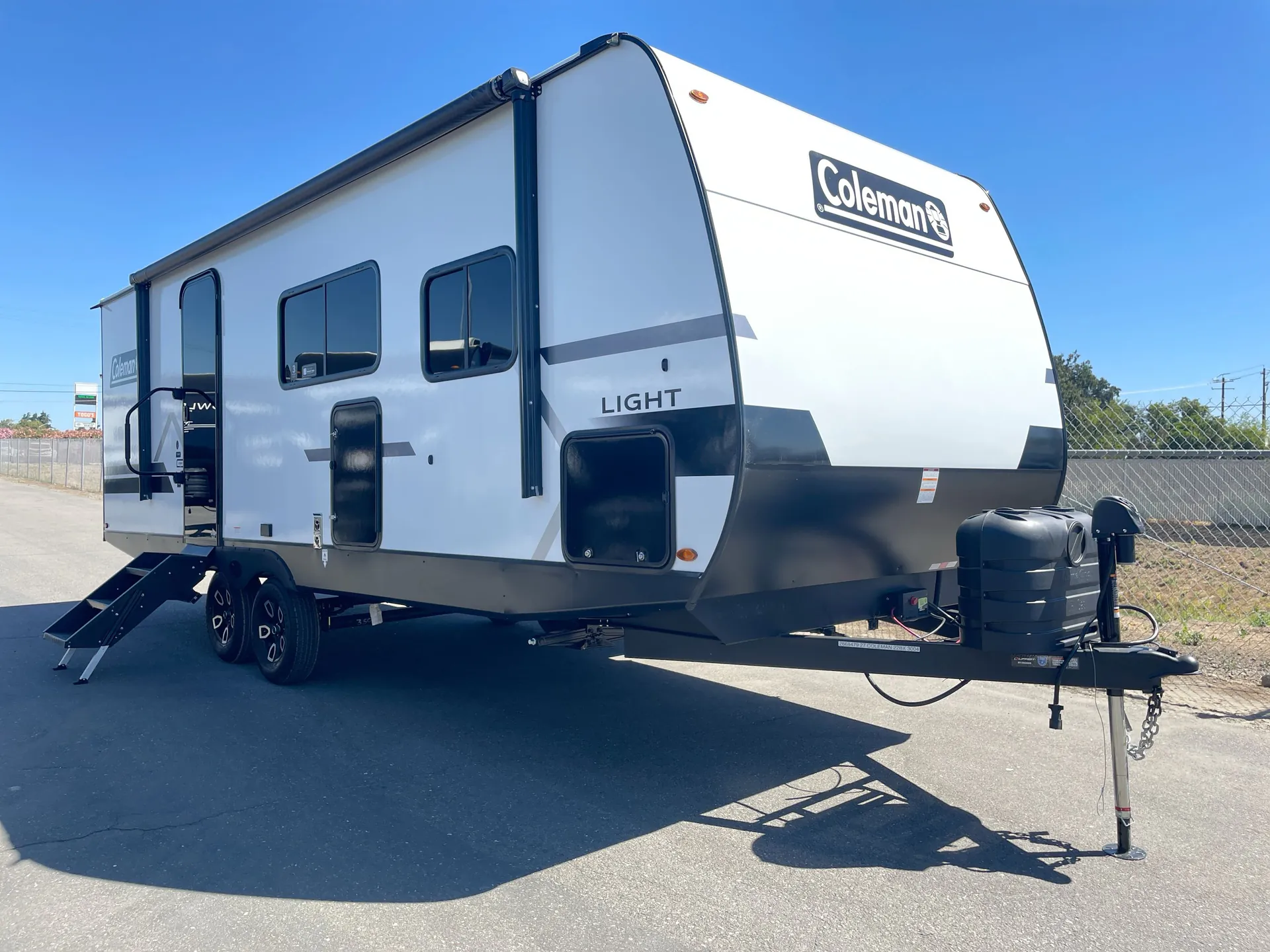 2027 Keystone Coleman Light 22BX - Photo 2