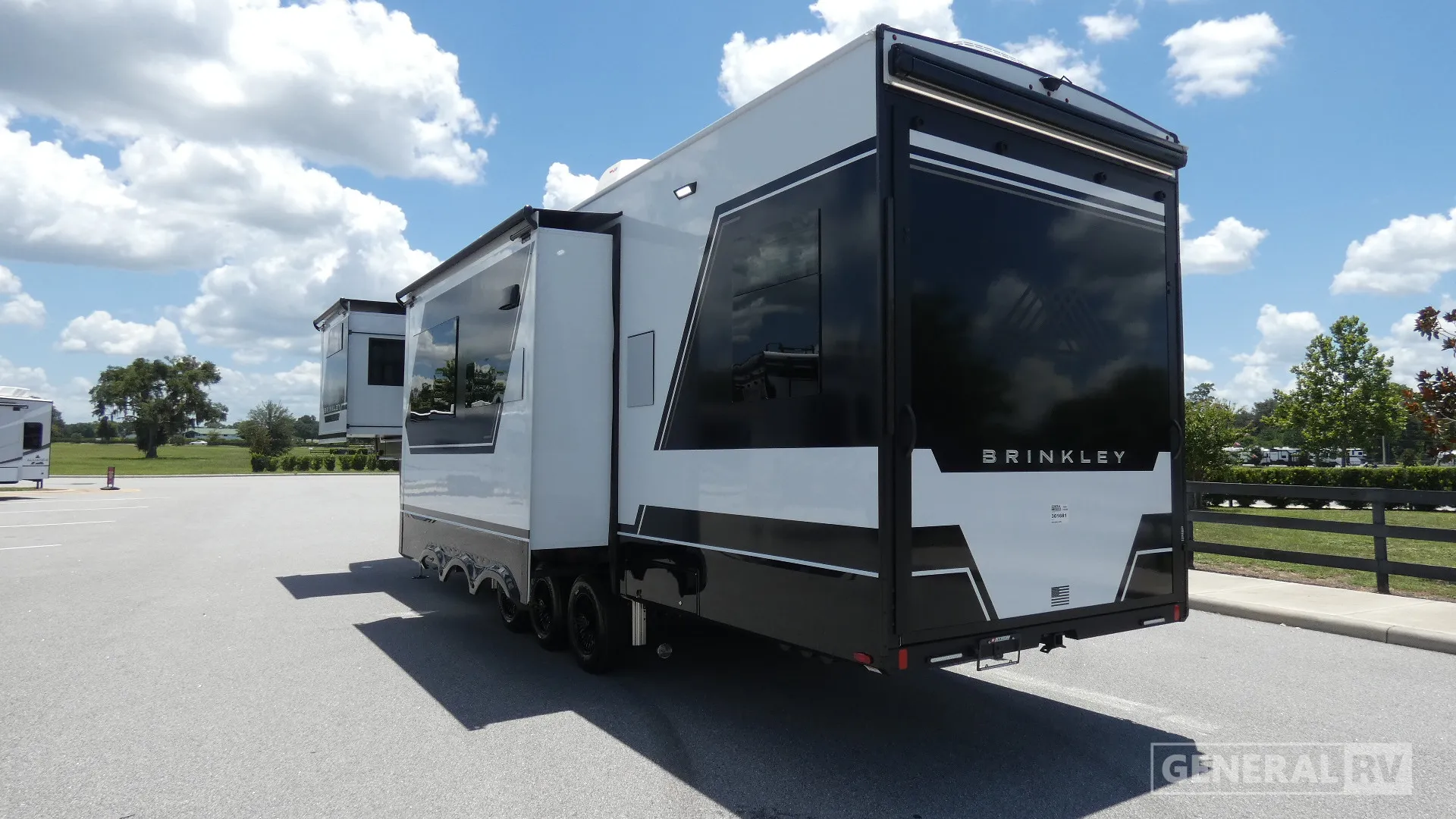 2026 Brinkley Model G 3250 - Photo 4