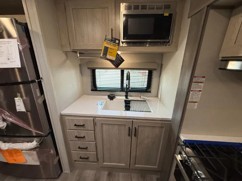 2026 Coachmen Catalina Legacy Edition 323MAZE, Photos photo 7