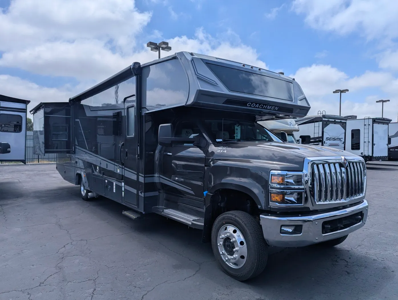 2026 Coachmen Entourage 340BH - Photo 2