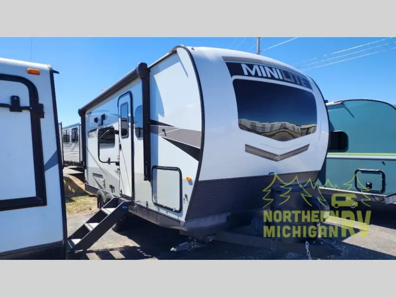 2023 Forest River Rockwood Mini Lite 2104S - Photo 2