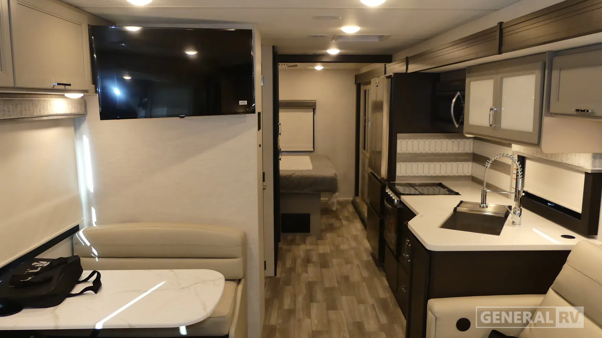 2026 Thor Motor Coach Luminate MM30 - Photo 3