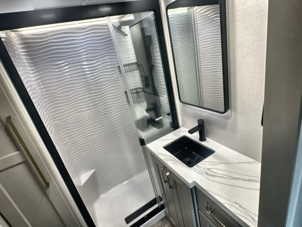 2026 Brinkley Model G 4100, Photos photo 16