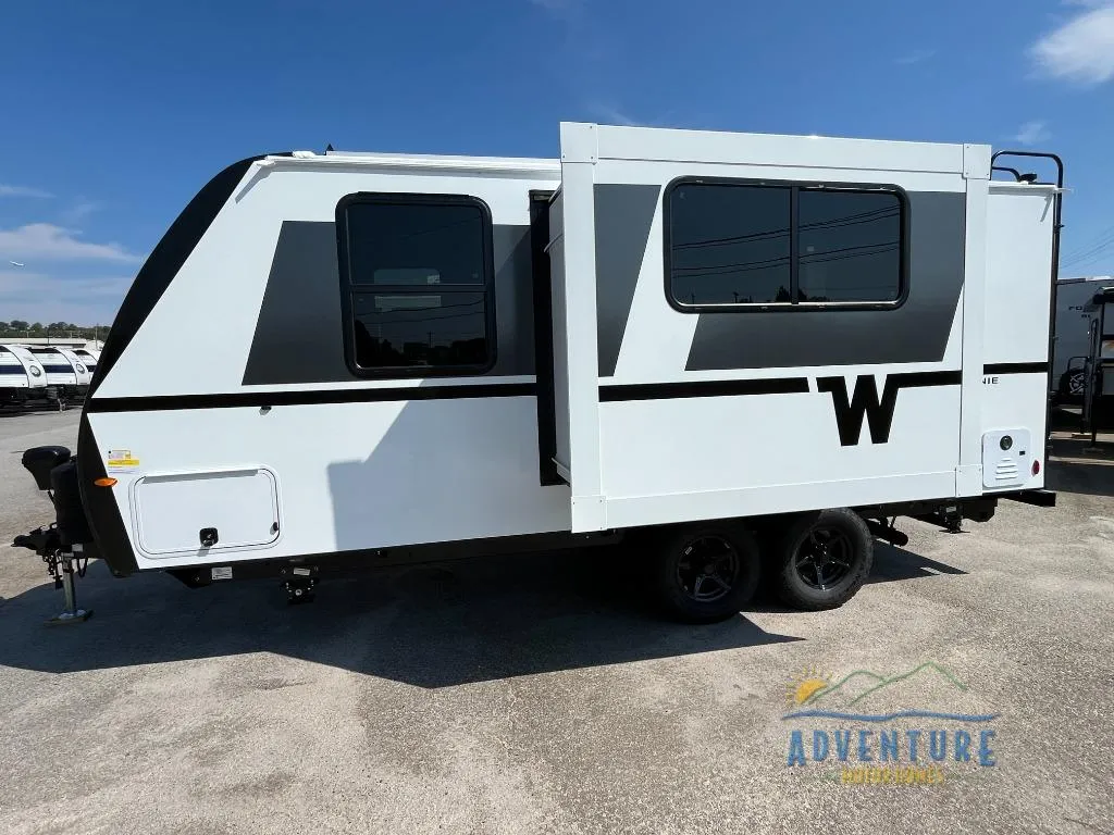 2026 Winnebago Micro Minnie 2108FBS - Photo 2
