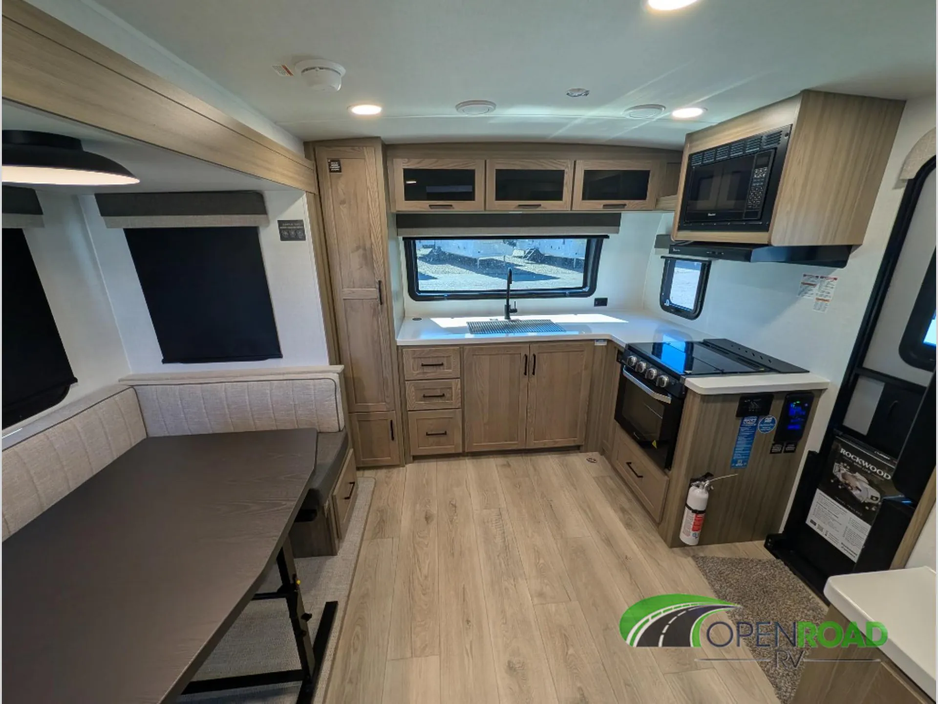 2027 Forest River Rockwood Mini Lite 2506FK — Photo 5