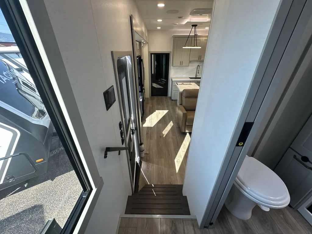 2026 Brinkley Model G 3950, Photos photo 27