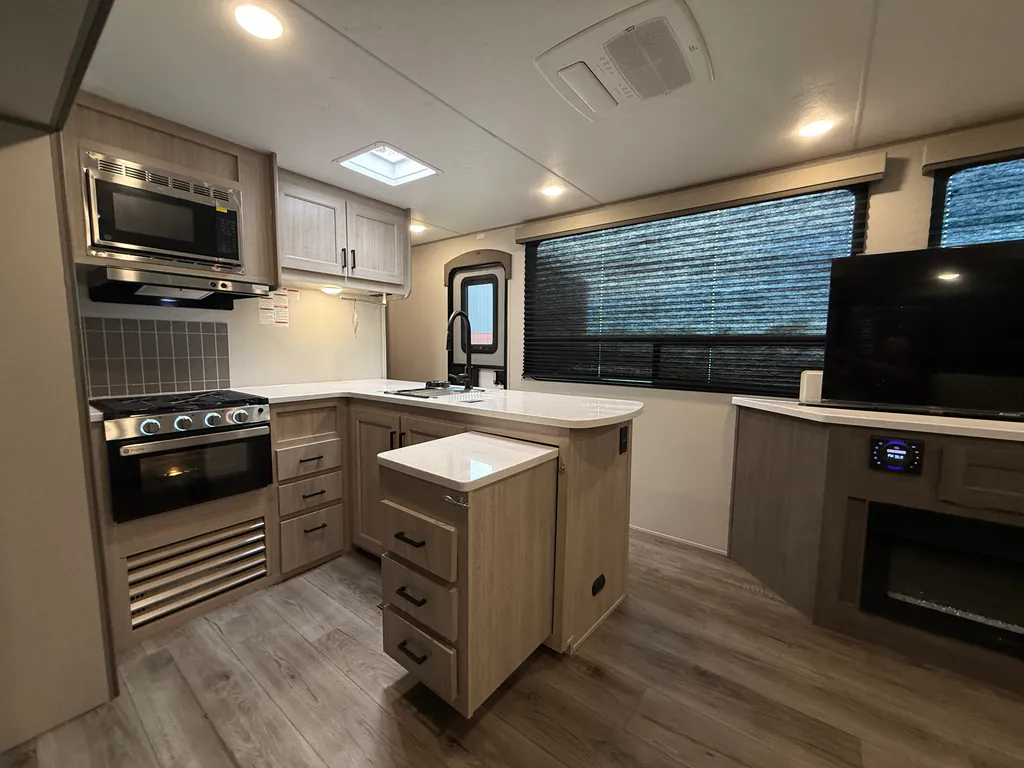 2026 Coachmen Catalina Legacy Edition 283RNR, Photos photo 15