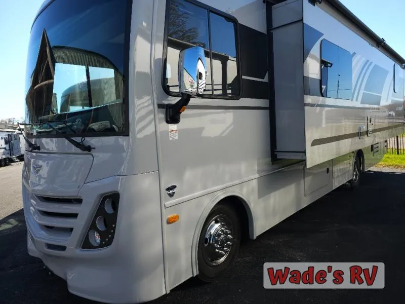 2025 Fleetwood Flair 29M - Photo 3