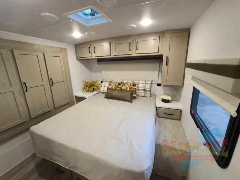 2025 Forest River Rockwood Mini Lite 2518S - Photo 4