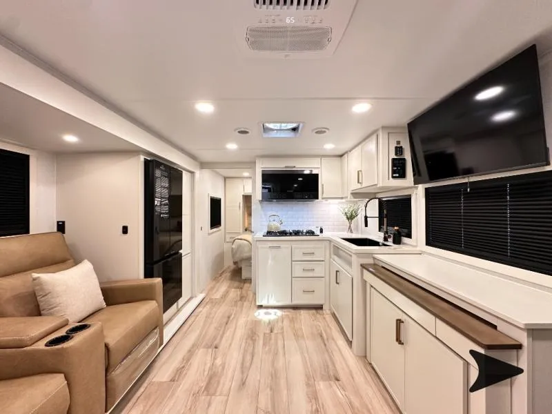 2026 Brinkley Model Ix 24X - Photo 3