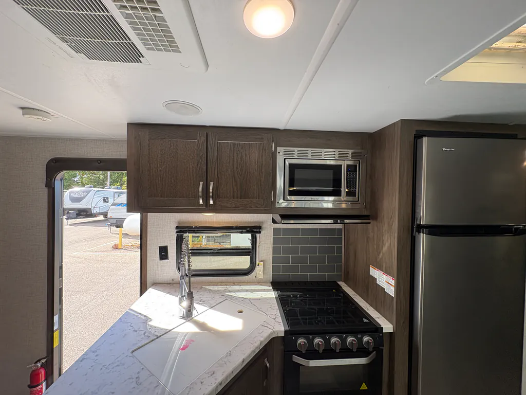 2021 East to West Della Terra 271BH, Photos photo 13
