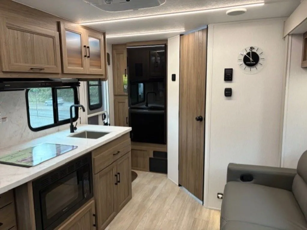 2026 Coachmen Freedom Express Ultra Lite 192RB W/SLIDE - Photo 4