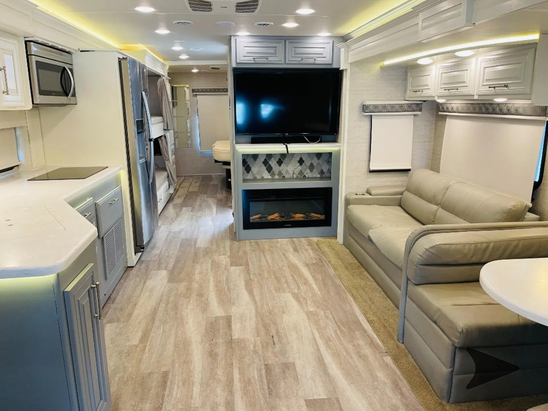 2022 Entegra Coach Accolade 37L - Photo 4