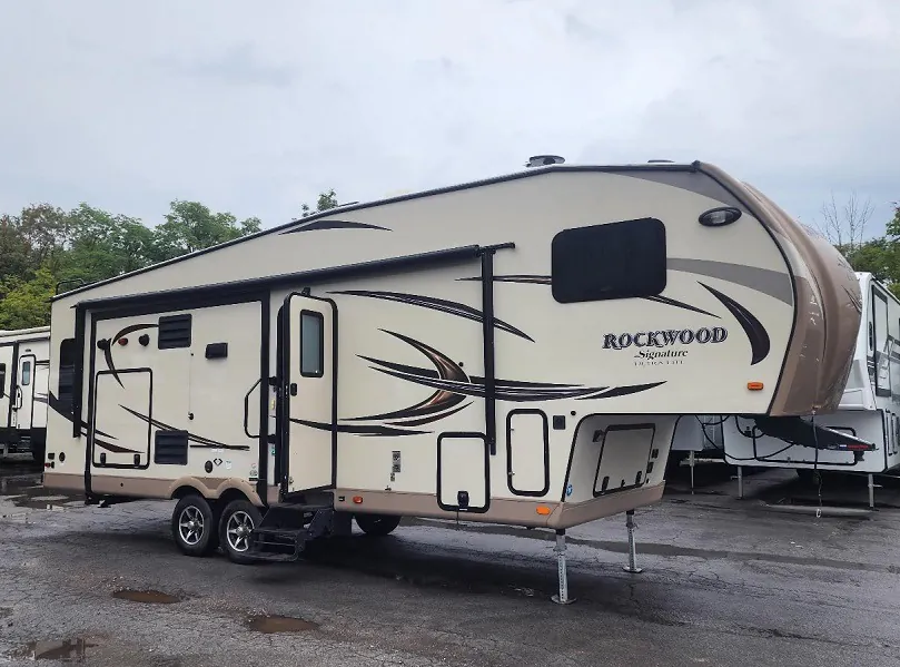 2017 Forest River Rockwood Signature Ultra Lite 8288WS - Photo 2