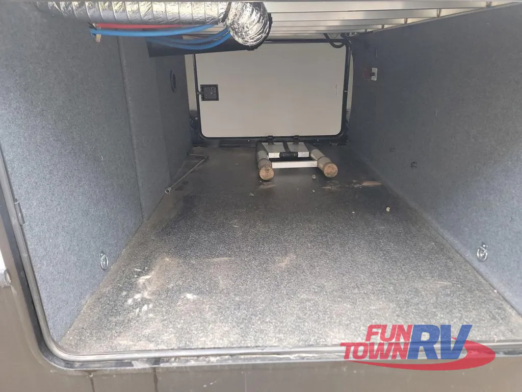 2023 Forest River Cardinal Luxury 380RLX, Photos photo 9