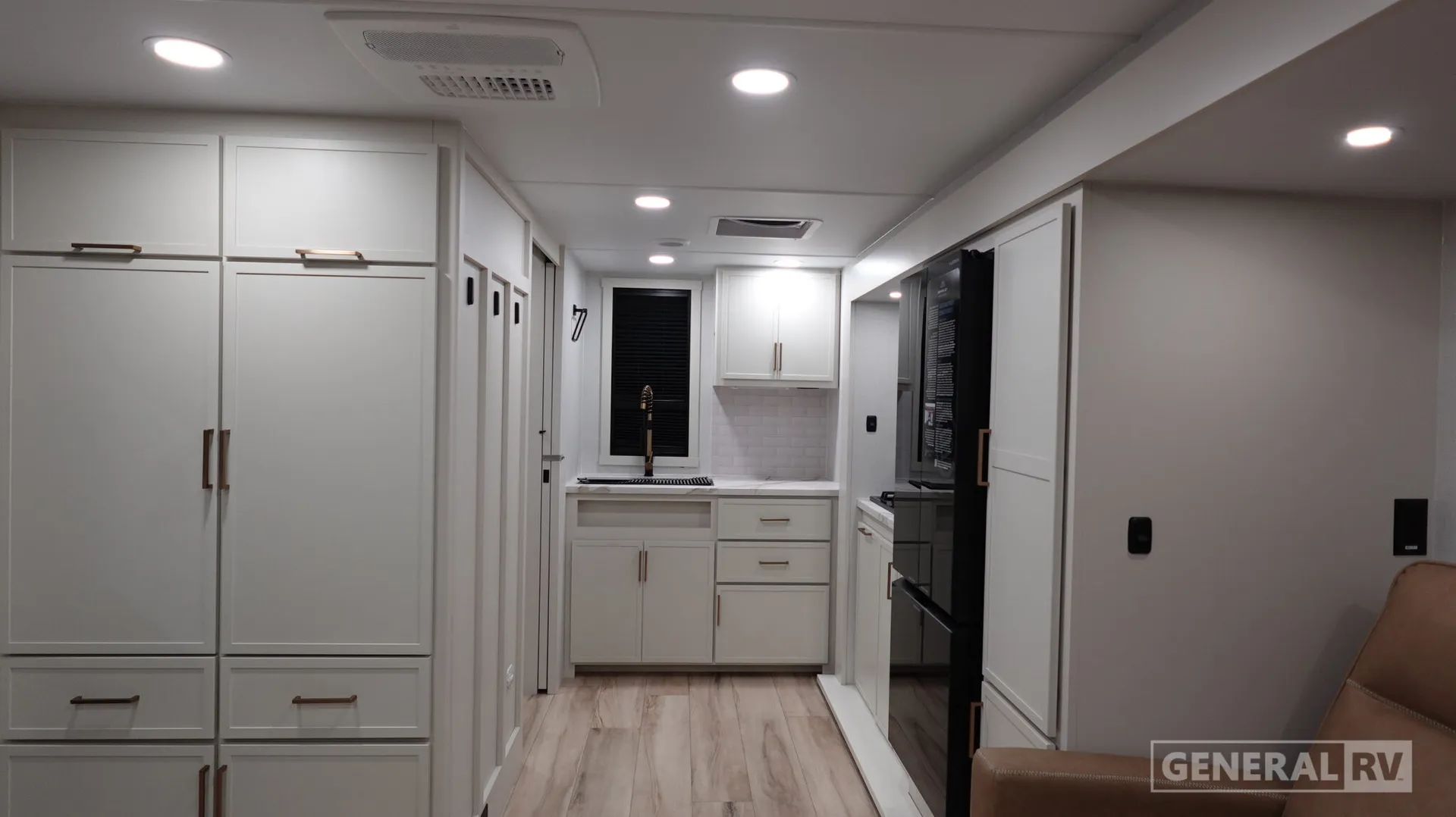 2026 Brinkley Model Ix 23X - Photo 3