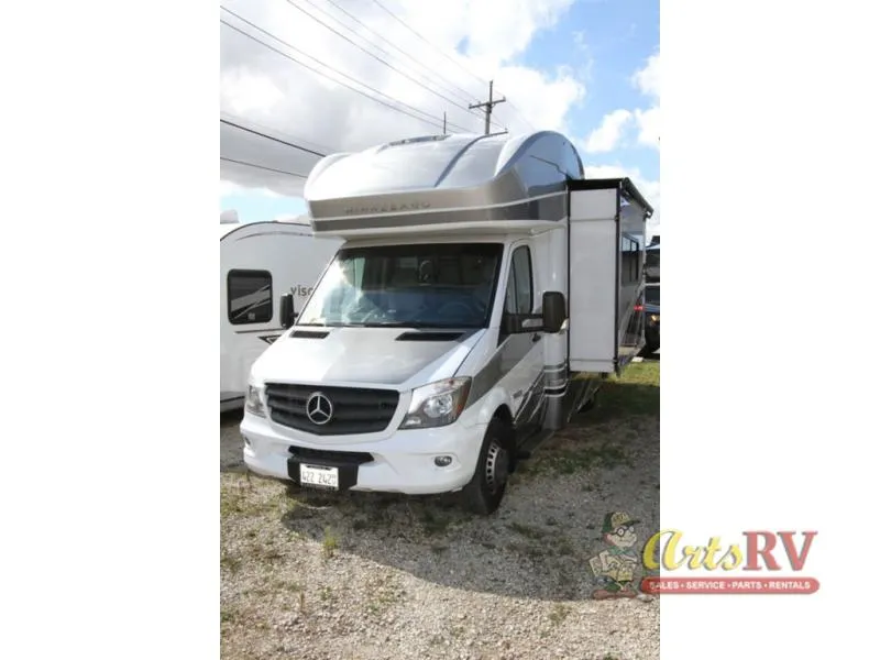 2018 Winnebago Navion 24J - Photo 4