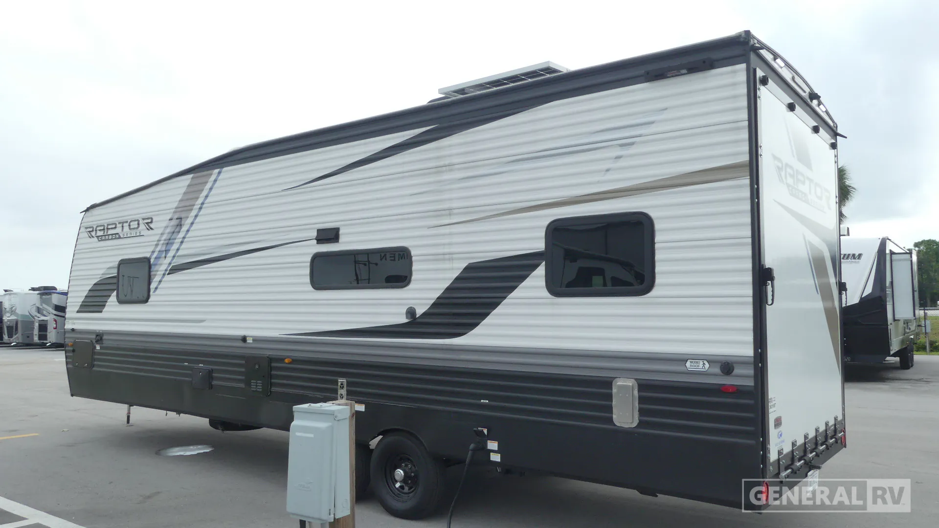 2025 Keystone Carbon 29WFO - Photo 4