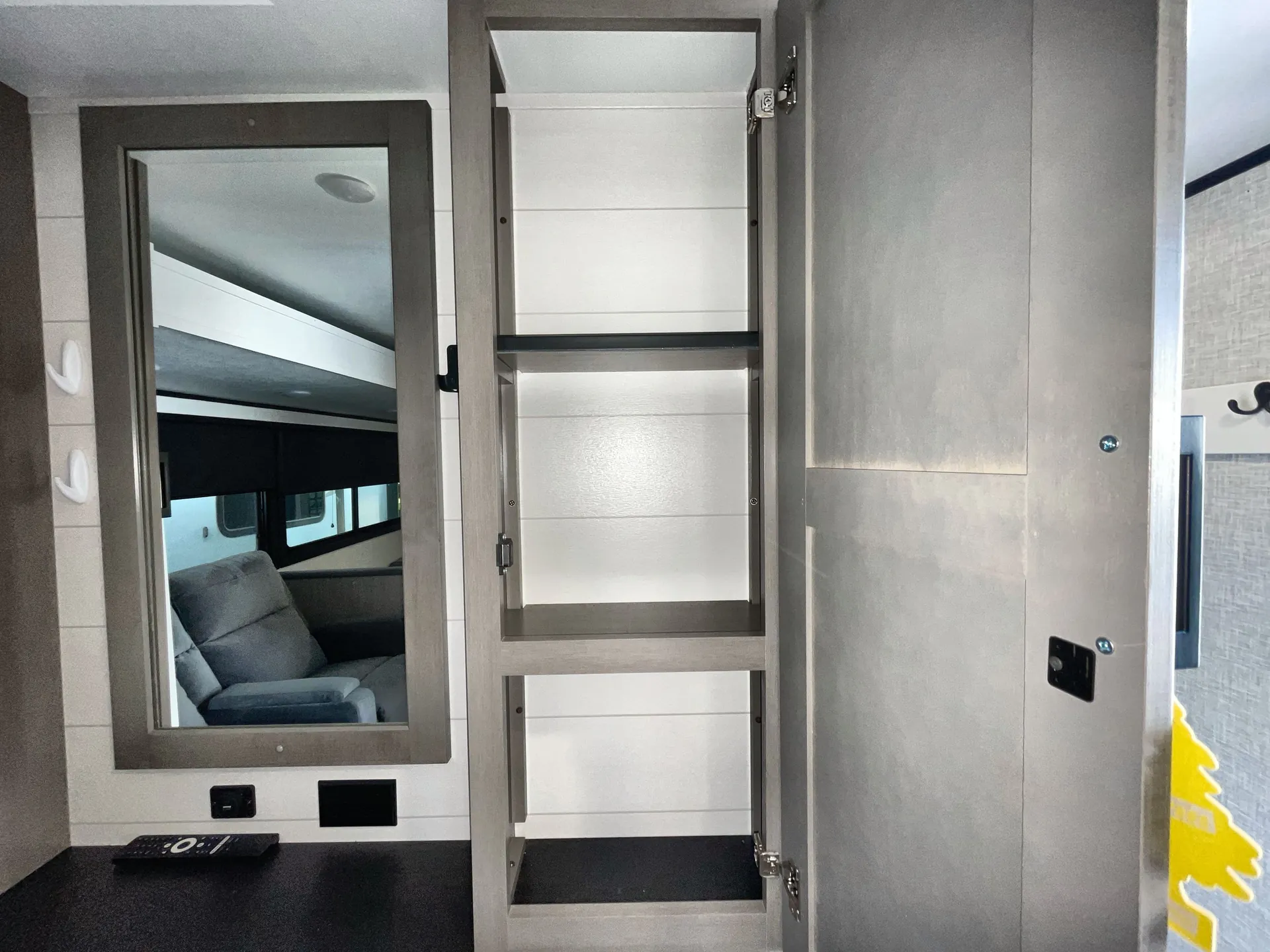 2025 Jayco Jay Feather 29QBH — living area main