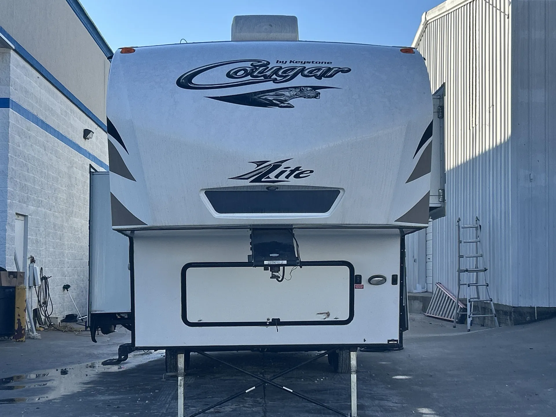 2014 Keystone Cougar Half-Ton 28SGS — front