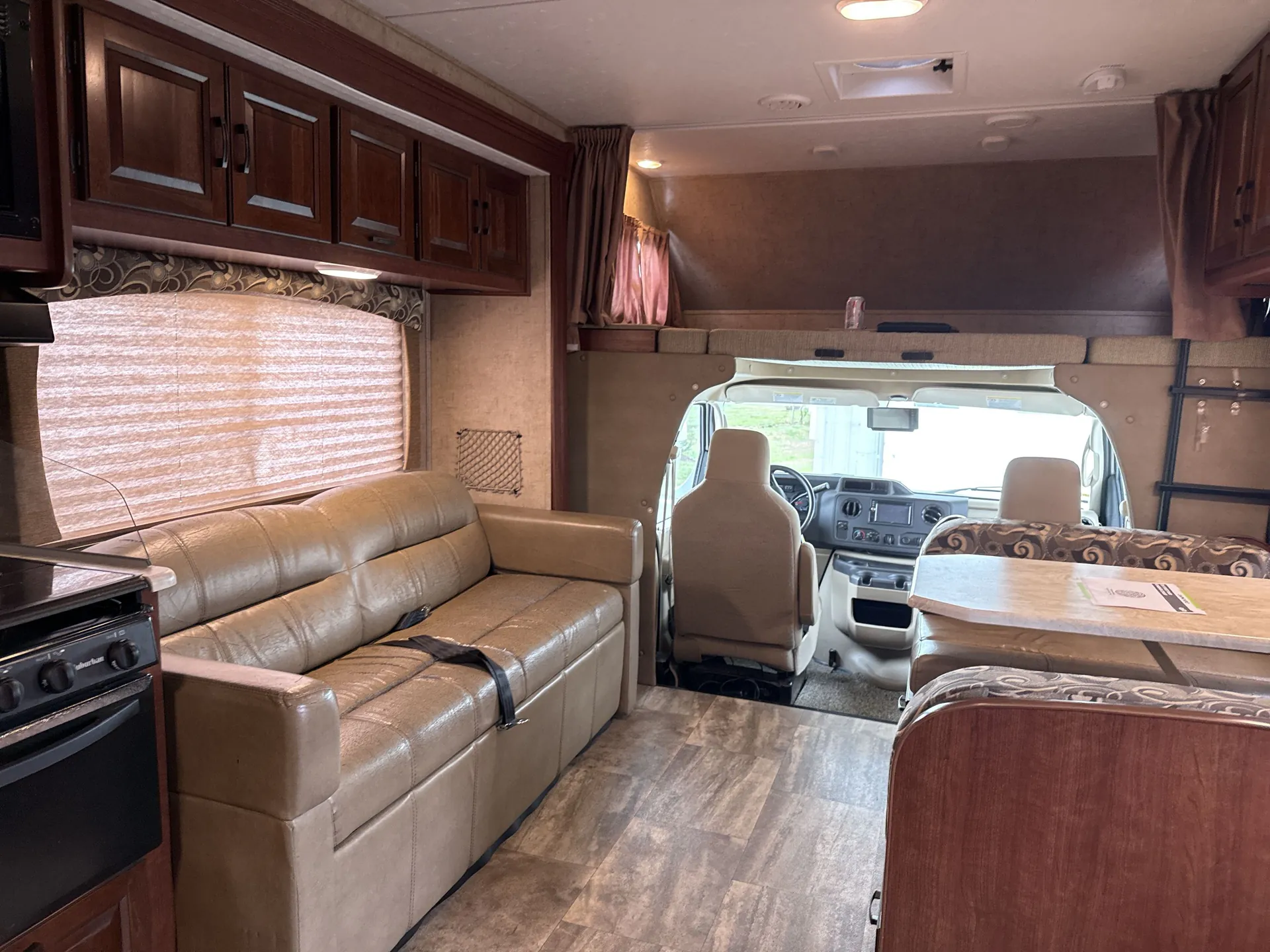 2015 Forest River Sunseeker 3170DS — living area main
