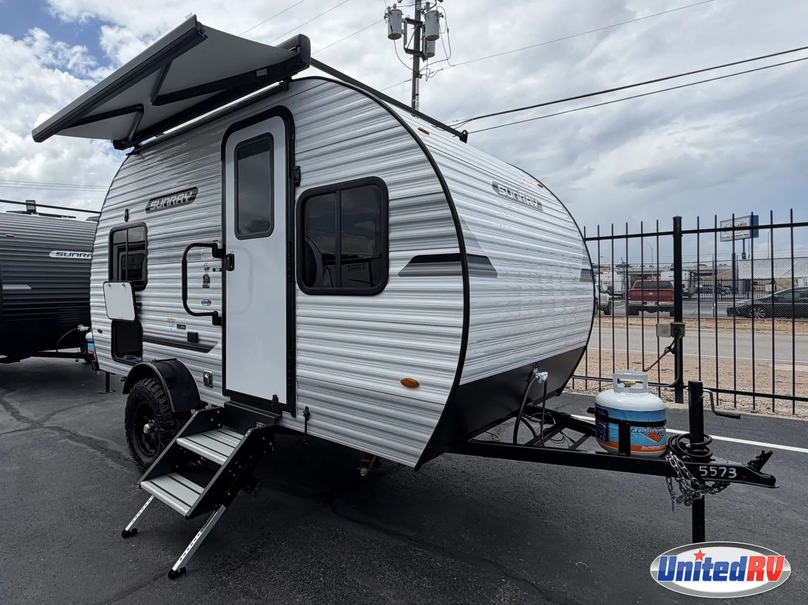 2027 Sunset Park RV SunRay 149 - Photo 2