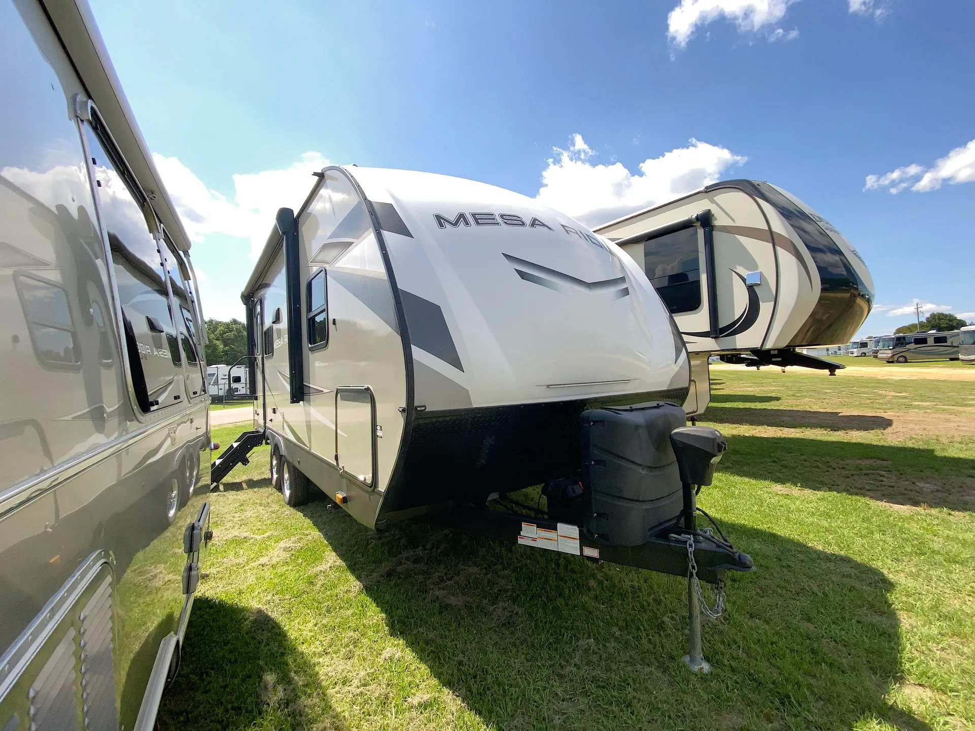 2022 Highland Ridge Mesa Ridge S-Lite ML212FB - Photo 2